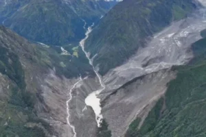 নেপালে নতুন বিপর্যয়ের আশঙ্কা, ৭২ ঘণ্টার মধ্যে ভেঙে পড়তে পারে হ্রদের বাঁধ