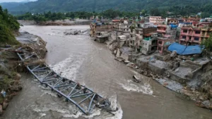 নেপাল-তিব্বতে আকস্মিক বন্যায় মৃতের সংখ্যা হাজার ছাড়ালো